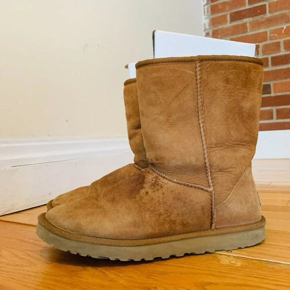 UGG Classic Men’s Short Boot Suede Upper 5800 Chestnut 100% Authentic Sz 10 US - Picture 1 of 15
